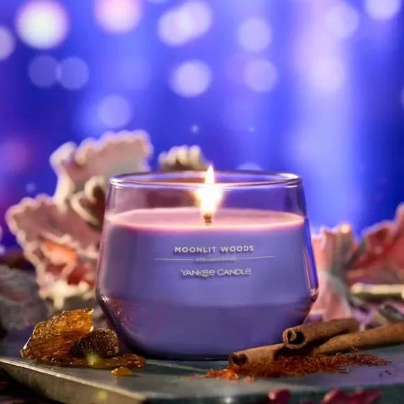 Yankee Candle Moonlit Woods - Picture 2 of 3